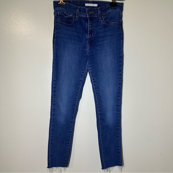 Levi’s Classic Blue Skinny Jeans with Stretch Fit - Picture 1 of 4